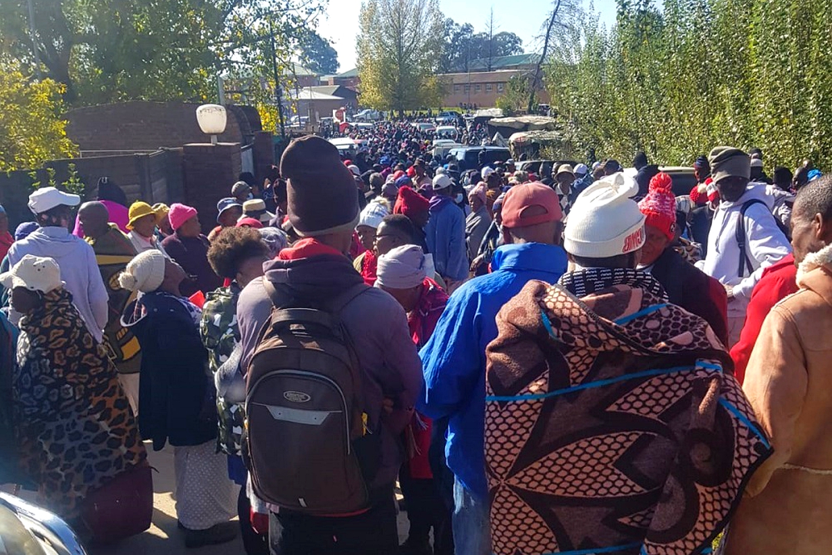Scores of ex miners brave cold for compensation Scores of ex miners brave cold for compensation