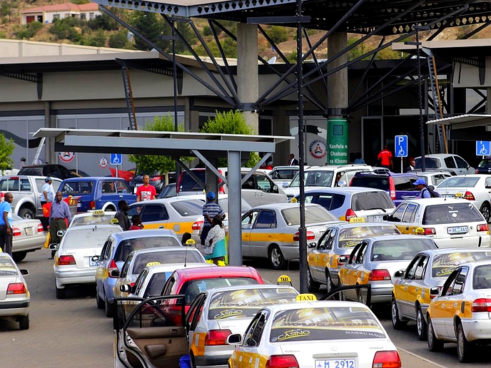 New perimeters for 4+1 taxis raise dust