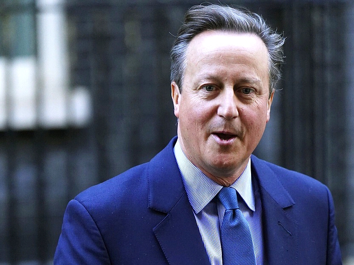 David Cameron making stunning comeback