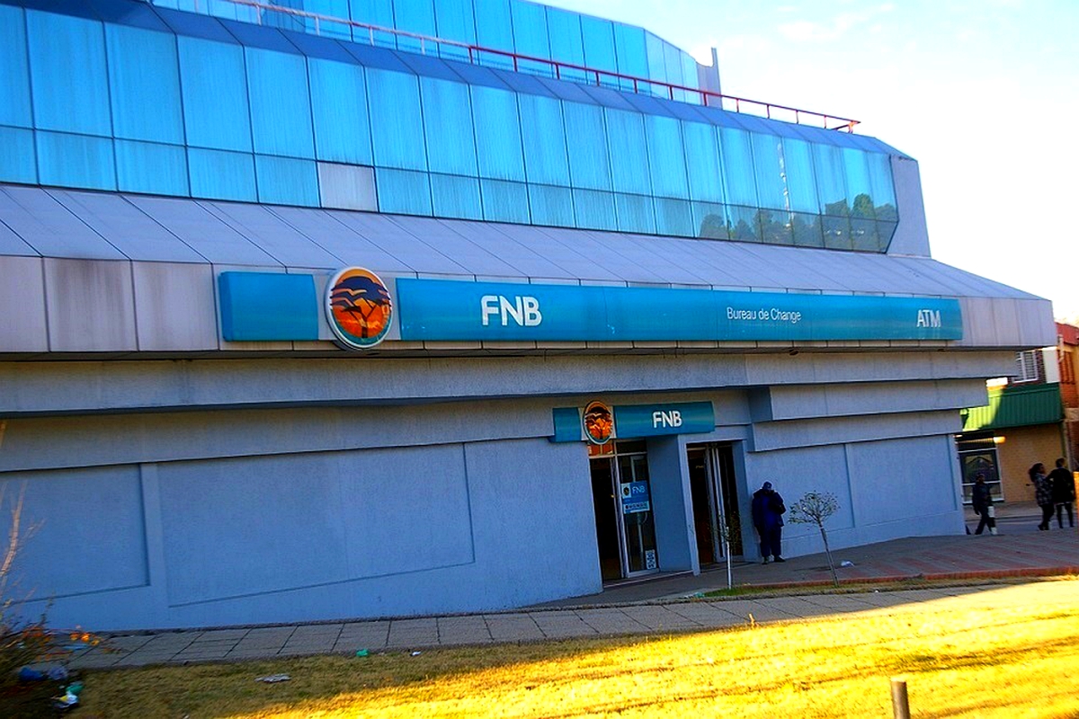 Suspected M4m FNB thieves accuse police of theft Suspected M4m FNB thieves accuse police of theft