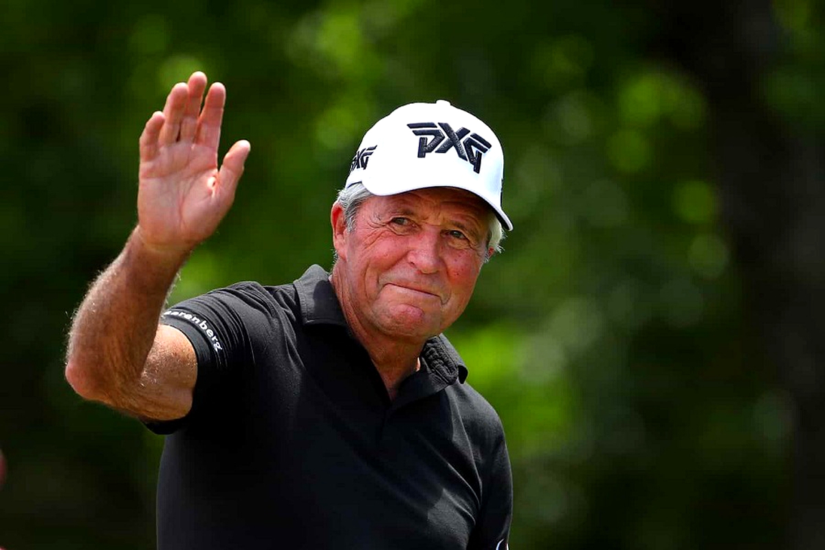 Gary Player receives Medal of Freedom from Trump Gary Player receives Medal of Freedom from Trump