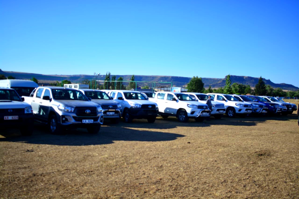 Taxis threaten strike five days before election Taxis threaten strike five days before election