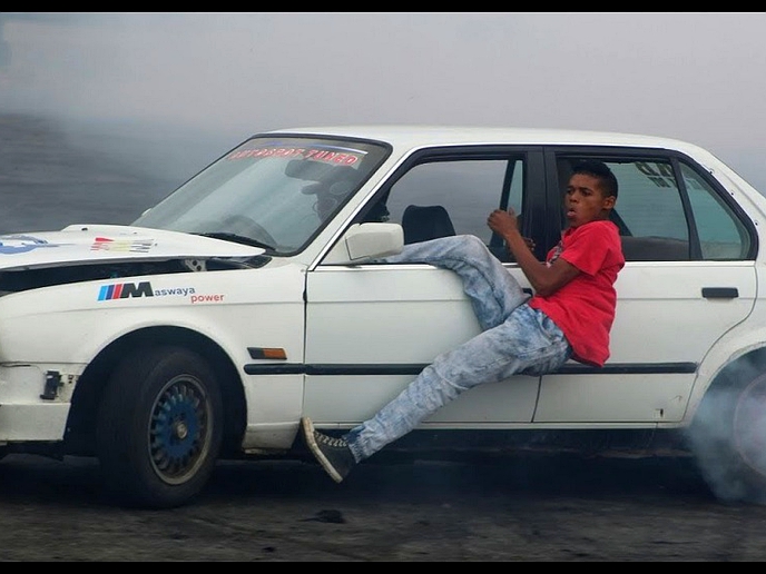 Car spinners leave spectators yearning for more