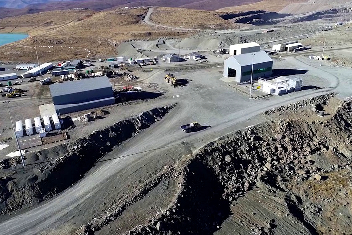 Local diamond mines blasted Local diamond mines blasted