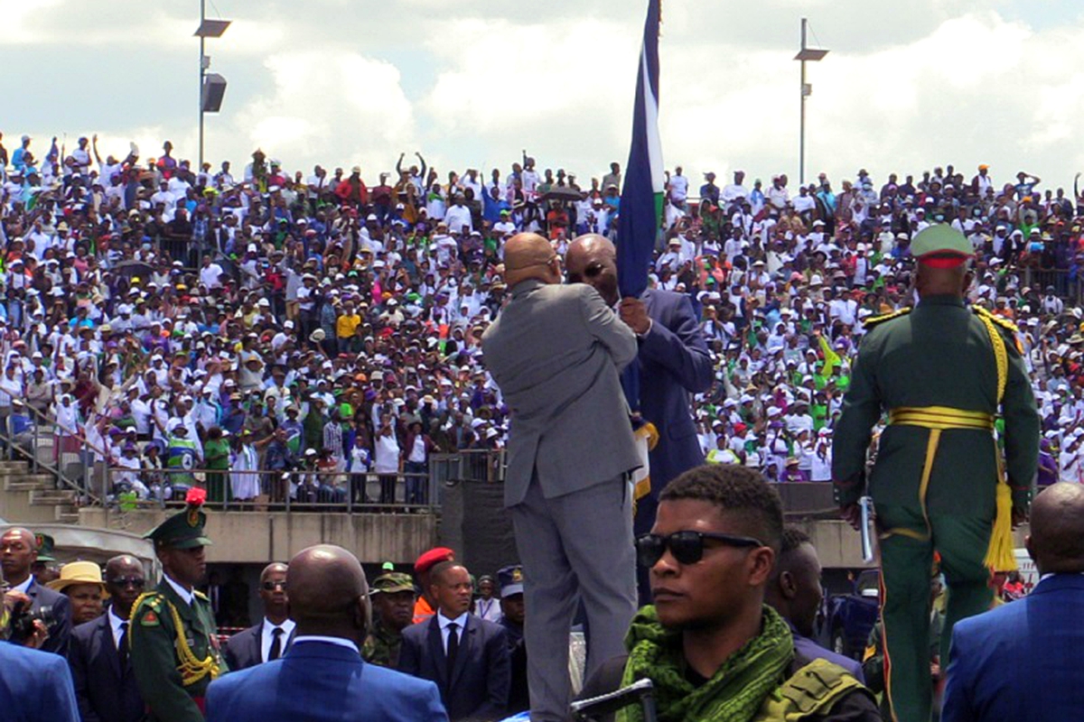 Majoro hands over the reigns to Matekane Majoro hands over the reigns to Matekane