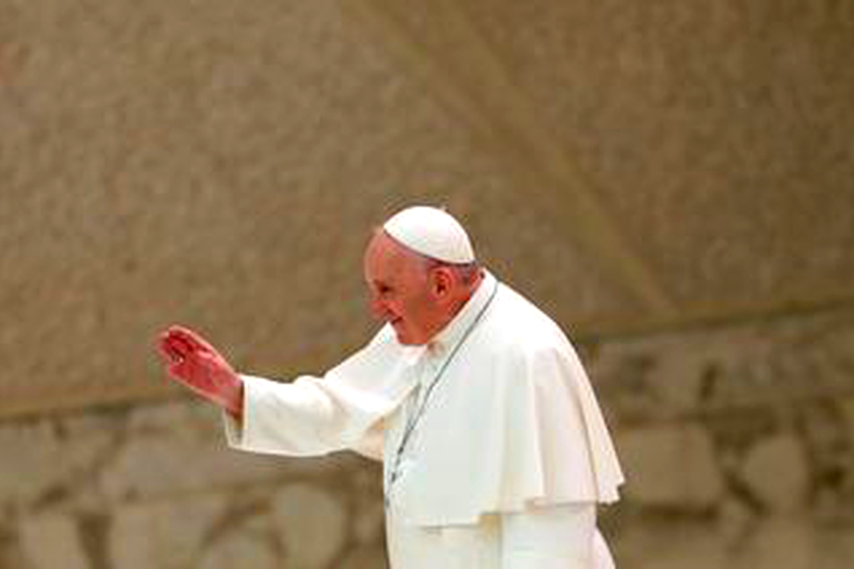 Pope says 'lady' COVID must be obeyed, forgoes mask Pope says 'lady' COVID must be obeyed, forgoes mask