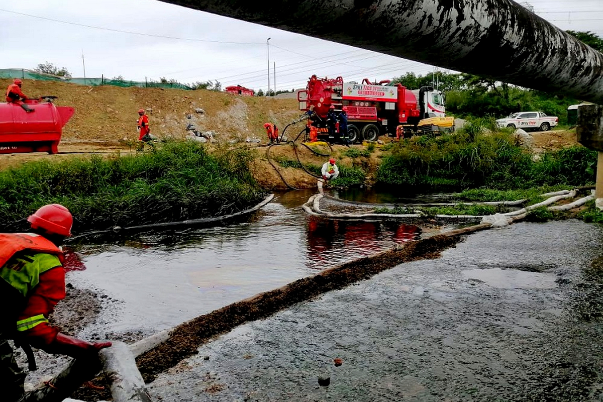 How armed gangs steal fuel worth millions from buried Transnet pipelines