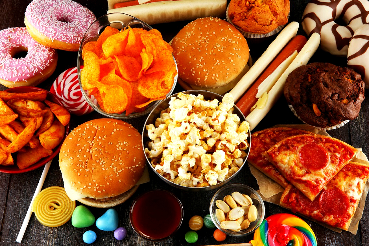 Eating junk food is unhealthy Eating junk food is unhealthy
