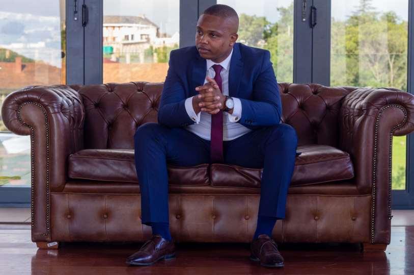 ‘Muso o ipiletsa khahlanong le kahlolo ea molao oa motheo ‘Muso o ipiletsa khahlanong le kahlolo ea molao oa motheo