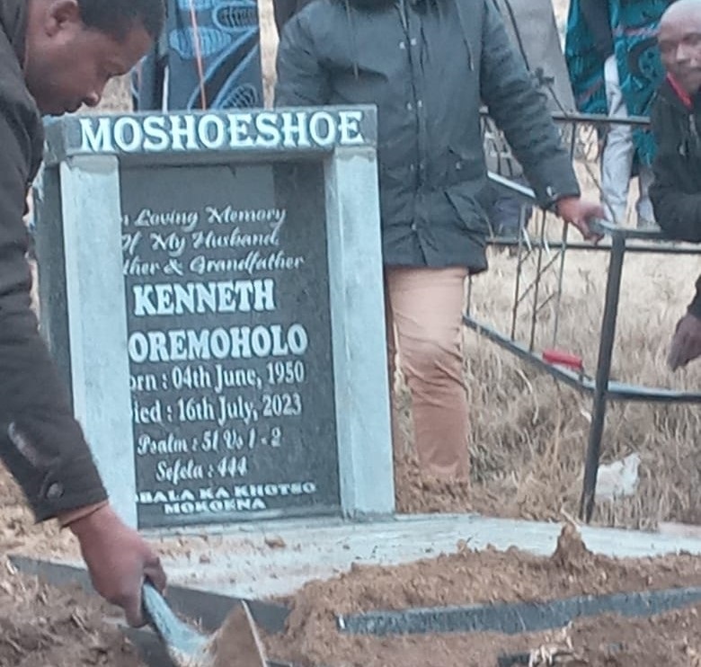 Moremoholo ‘Blue’ Moshoeshoe, national team’s youngest captain, dies at age 73 Moremoholo ‘Blue’ Moshoeshoe, national team’s youngest captain, dies at age 73