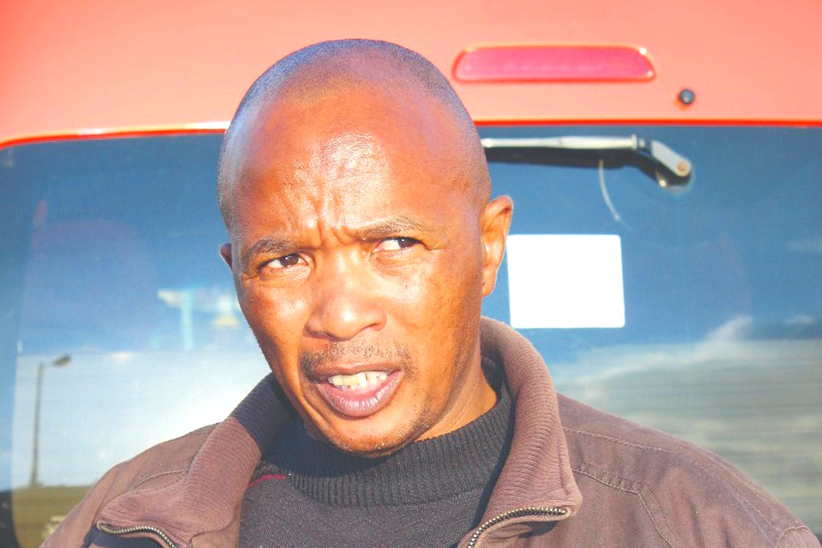 Taxis threaten strike five days before election Taxis threaten strike five days before election